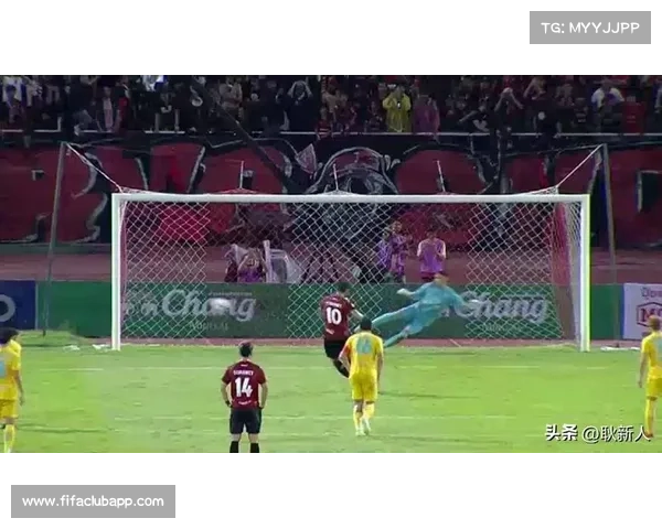 泰国武里南联球迷拼图创吉尼斯纪录展现死忠看台文化 泰国武里南联球迷拼图创吉尼斯纪录展现死忠看台文化